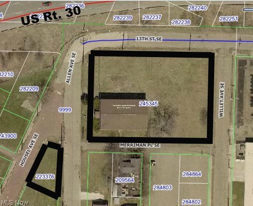 Main image without alt text