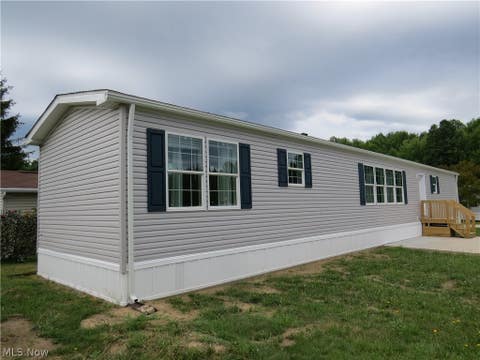 Apartment For Sale - 2665 Eagle Point Drive<br/> Madison, OH 44057