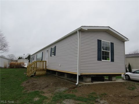 Apartment For Sale - 2665 Eagle Point Drive<br/> Lake County, Madison, OH 44057