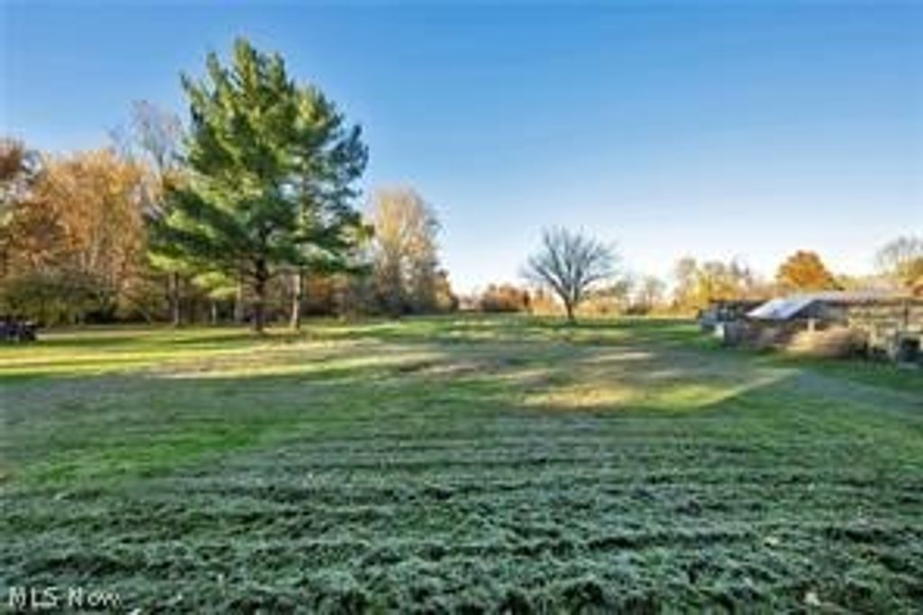 Photo of 34918 Chestnut Ridge Road, North Ridgeville, OH 44039 (MLS # 5192180)