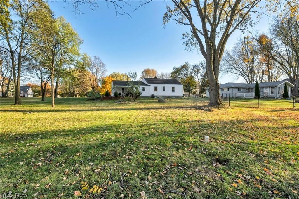 Photo of 34918 Chestnut Ridge Road, North Ridgeville, OH 44039 (MLS # 5192180)