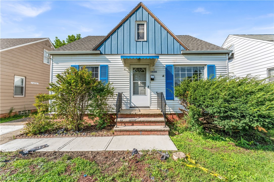 14305 Brunswick Ave. Maple Hts, Oh - Spacious 3 bed 1 bath home! //
$1100 rent / $1100 deposit //
$49 application fee per adult //
NO SMOKING //
1 time $149 non-refundable set up fee paid at lease signing //
$30/month required resident benefit package; can include personal property/liability insurance for an additional $5/month for $35/month total. //
All applicants are required to fill out a PetScreening application, found on our website/app before being processed. Even if you have NO pets - this app must be filled out. 1-2 pets OK w/ approved PetScreening & PetFee (Some breed restrictions apply). 1 time, non-refundable pet fee of $200-500 per animal applies to all pets & must be paid prior to or when you pay your 1st month rent. (No fee for qualified assistance animals) //
Our application is processed through secure site: Findigs. They require ID & income verification. Without this, your app will not be processed. They offer 24/7 chat support on their app directly if