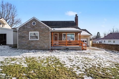 Photo of 97 Rosary Drive, Campbell, OH 44405 (MLS # 5187471)