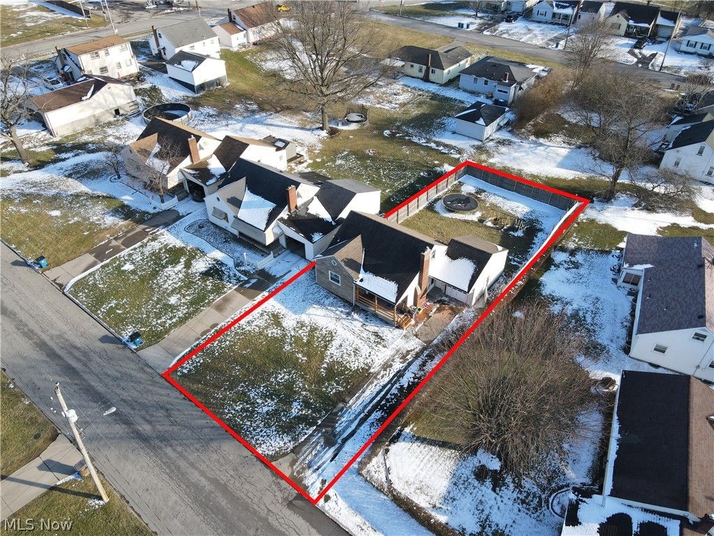 Photo of 97 Rosary Drive, Campbell, OH 44405 (MLS # 5187471)