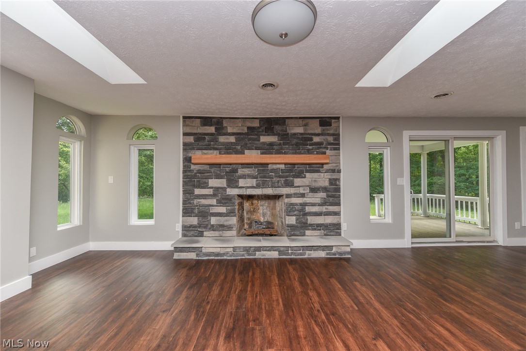 Photo 5 of 22 of 7043 Meander Drive house