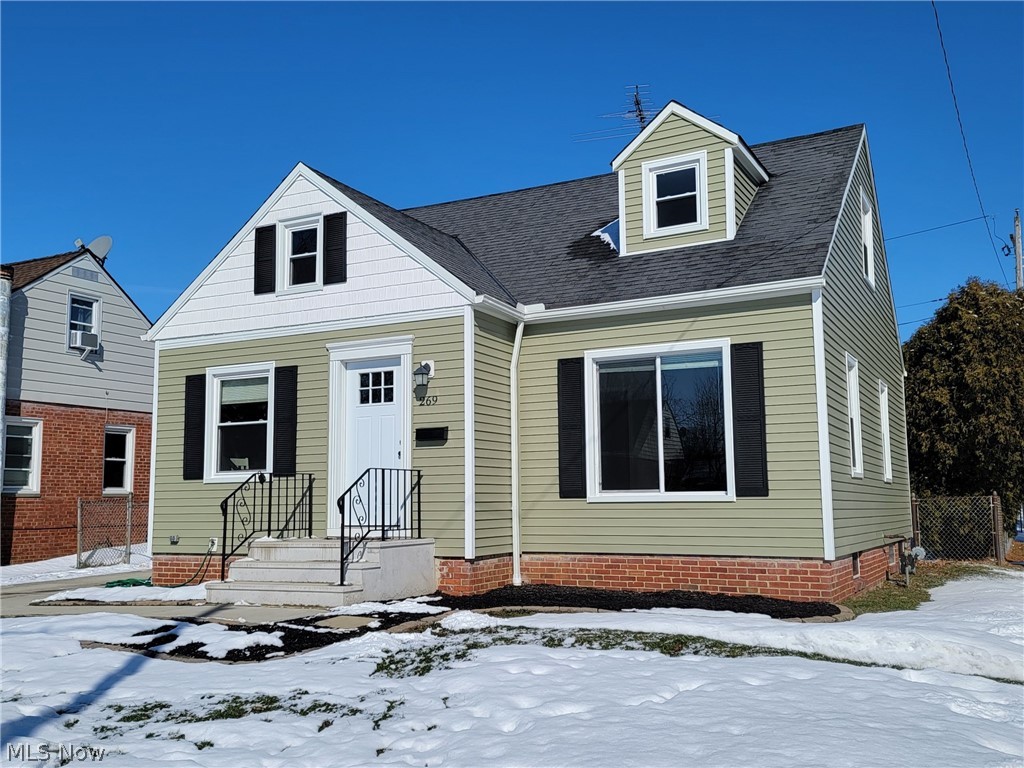 Beautiful move in ready home within walking distance to the lake and park. 4 bed, finished basement, all stainless steel appliances, roof, siding, windows, furnace, a/c, electrical panel, drive, carpet, laminate flooring all only 4 years old. Nothing to do but move in. Won't last!