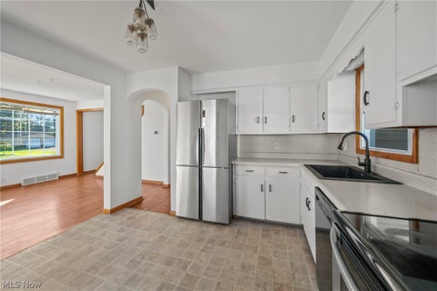 Tiny photo for 1427 E Broad St, Louisville, OH 44641 (MLS # 5234866)