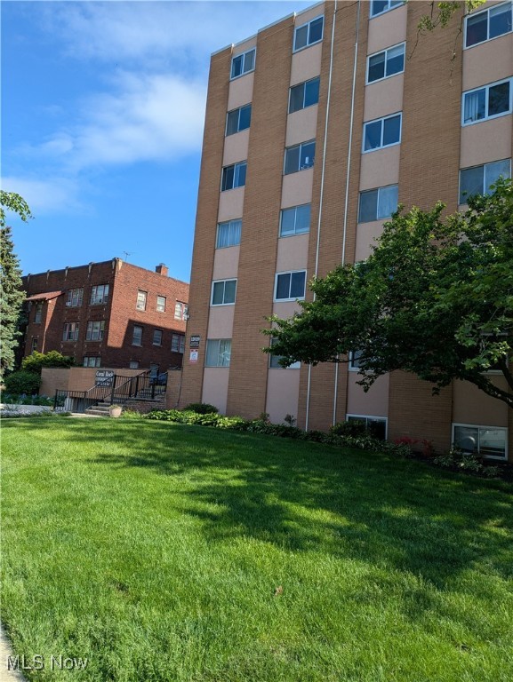 12029 Clifton Boulevard #101, Lakewood, Ohio image 2