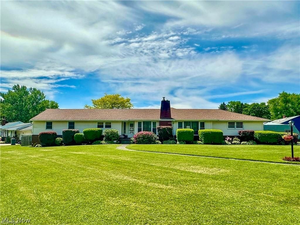 Photo of 2308 Bears Den Road, Youngstown, OH 44511 (MLS # 5218040)