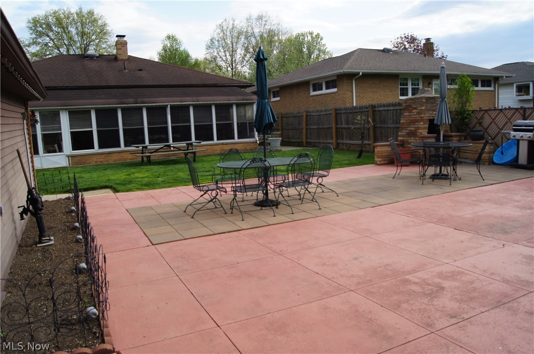 Frank Basiles Glamer Drive Su - Residential