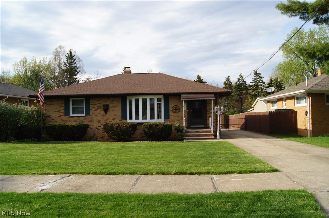 Frank Basiles Glamer Drive Su - Residential