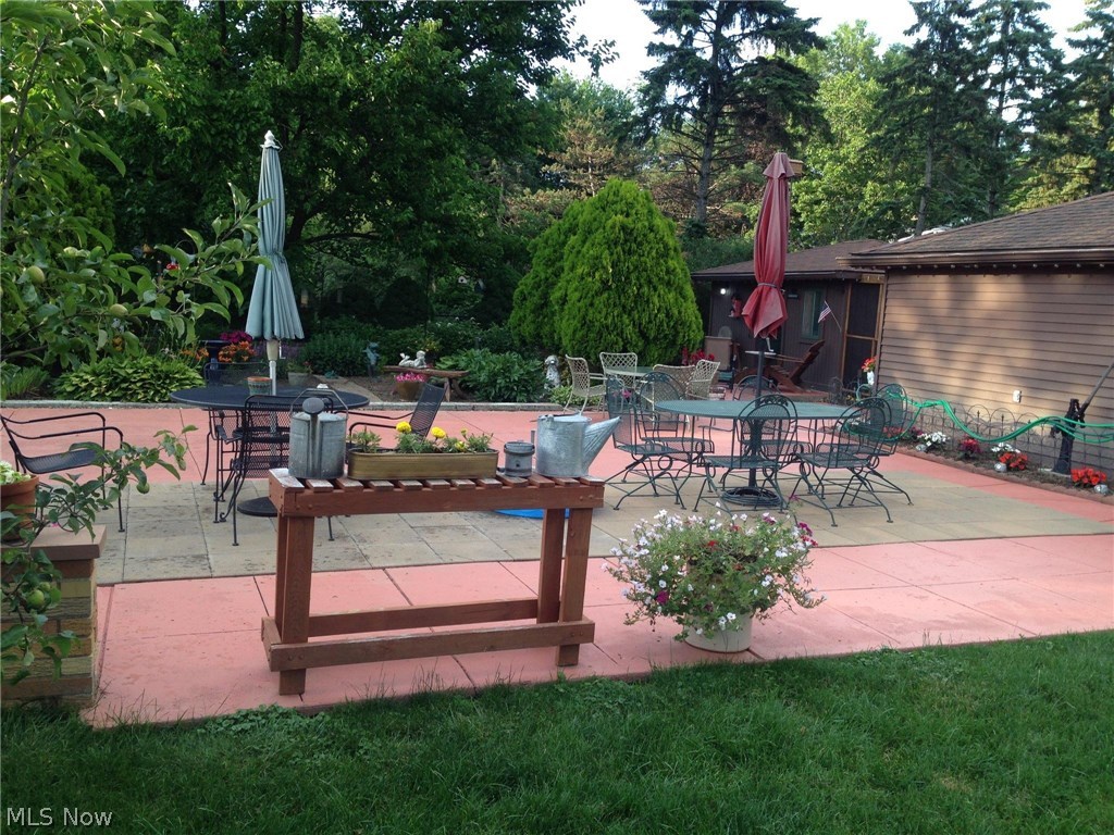 Frank Basiles Glamer Drive Su - Residential