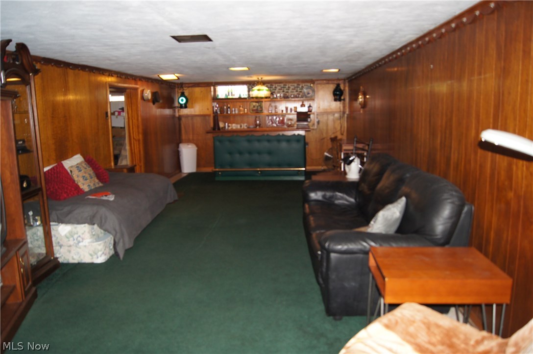 Frank Basiles Glamer Drive Su - Residential