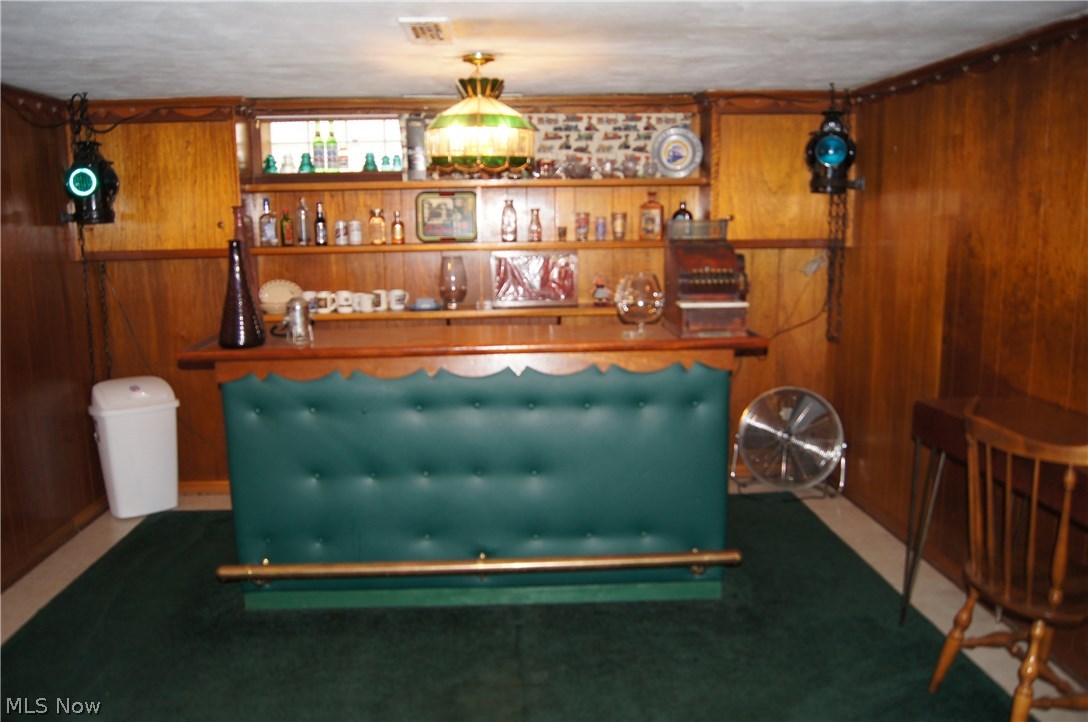 Frank Basiles Glamer Drive Su - Residential