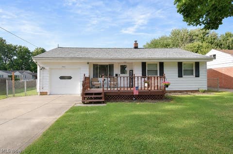 Photo of 34411 Beach Park Avenue, Eastlake, OH 44095 (MLS # 5238451)