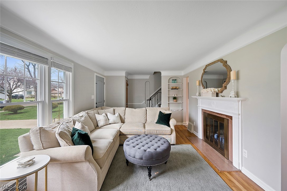 Alden B Hare Cos Lyndhurst Ma - Residential