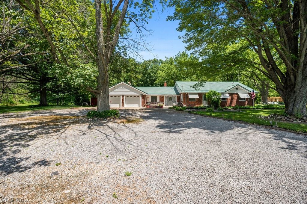 Photo of 5950 Parkman Road NW, Warren, OH 44481 (MLS # 5222709)