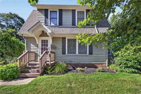 Homes For Sale - 8485 Forestview Avenue<br/> Mentor, OH 44060