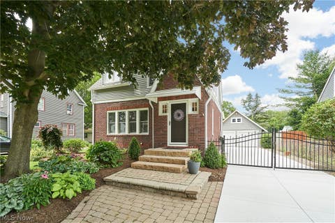 Homes For Sale - 2045 Lorena Avenue<br/> Akron, OH 44313