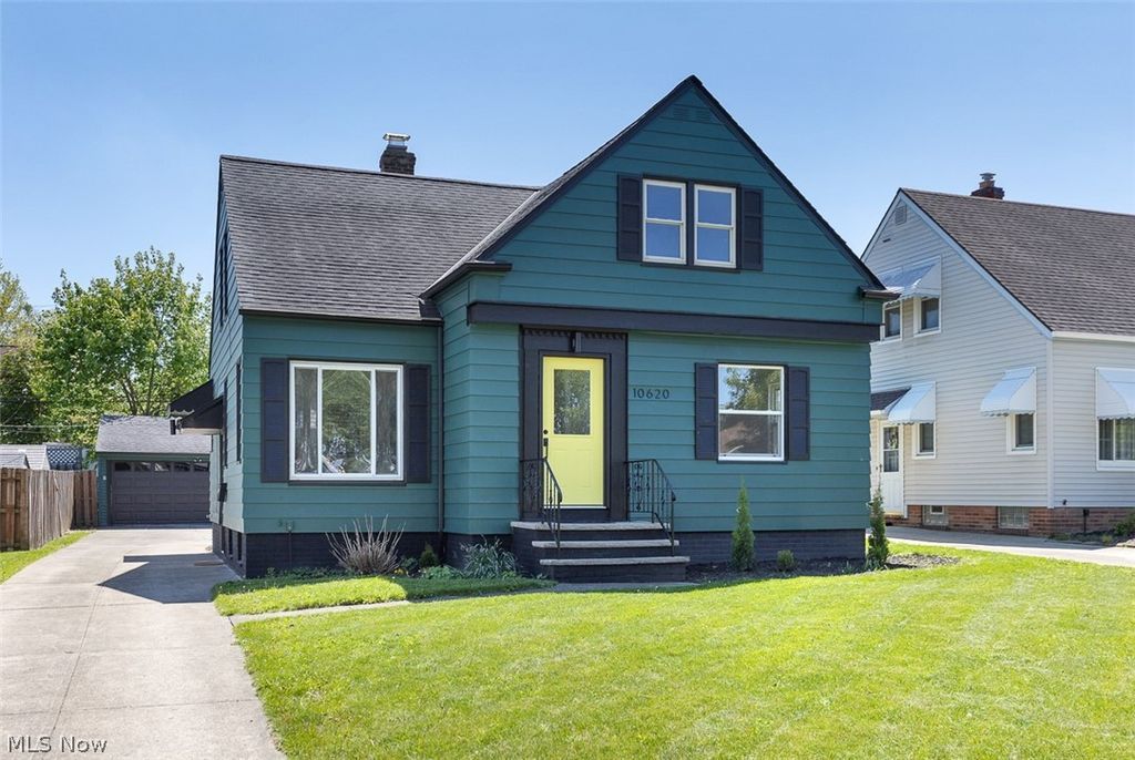 Photo of 10620 Raymond Avenue, Garfield Heights, OH 44125 (MLS # 5207537)