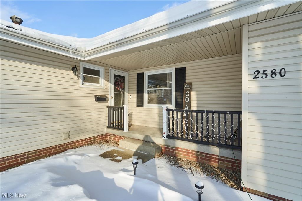 Photo of 2580 Crestview Avenue, Alliance, OH 44601 (MLS # 5184278)