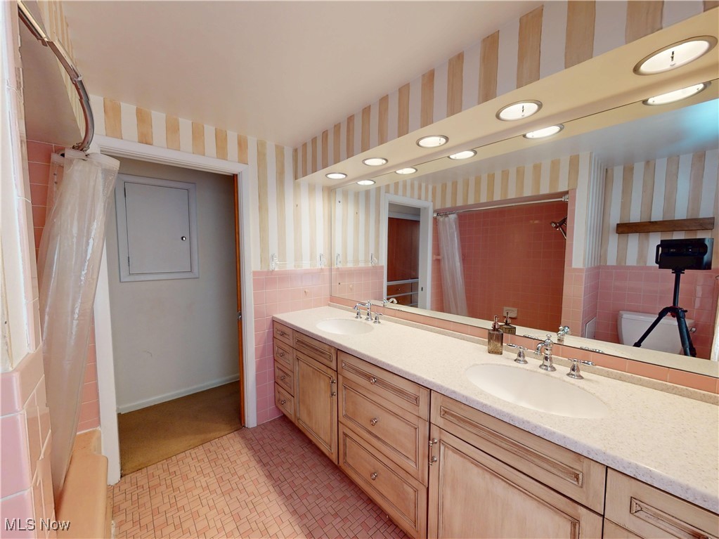 20720 Edgecliff Drive, Euclid, Ohio image 35