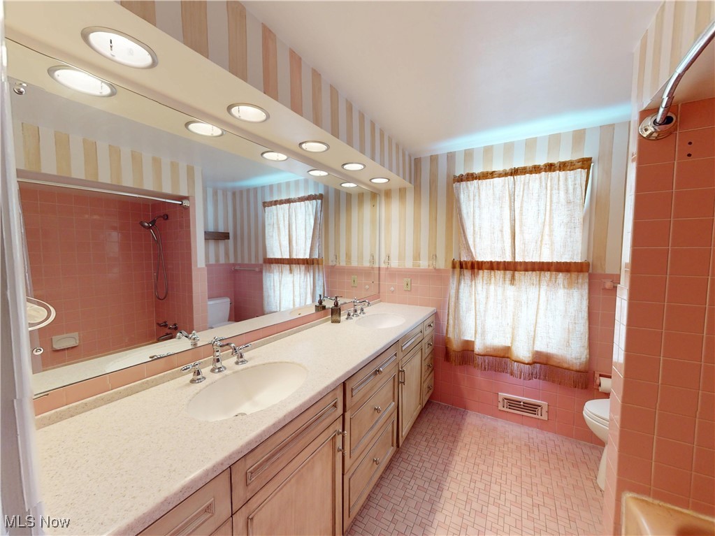 20720 Edgecliff Drive, Euclid, Ohio image 36
