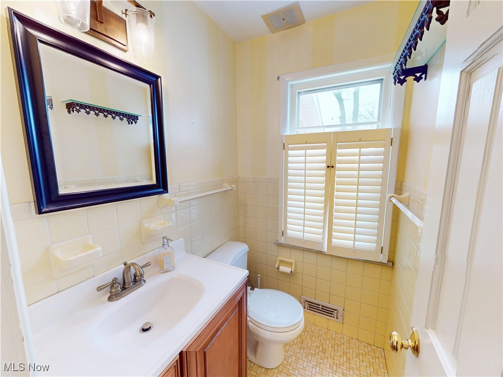 20720 Edgecliff Drive, Euclid, Ohio image 23
