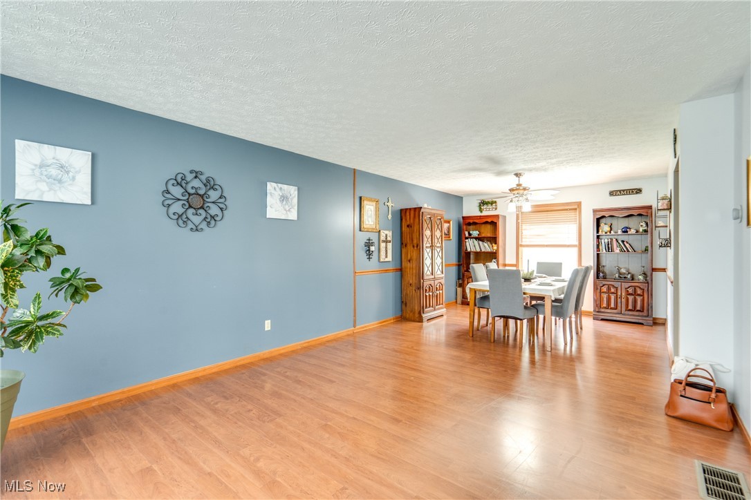 1012 Coopers Run, Amherst, Ohio image 16