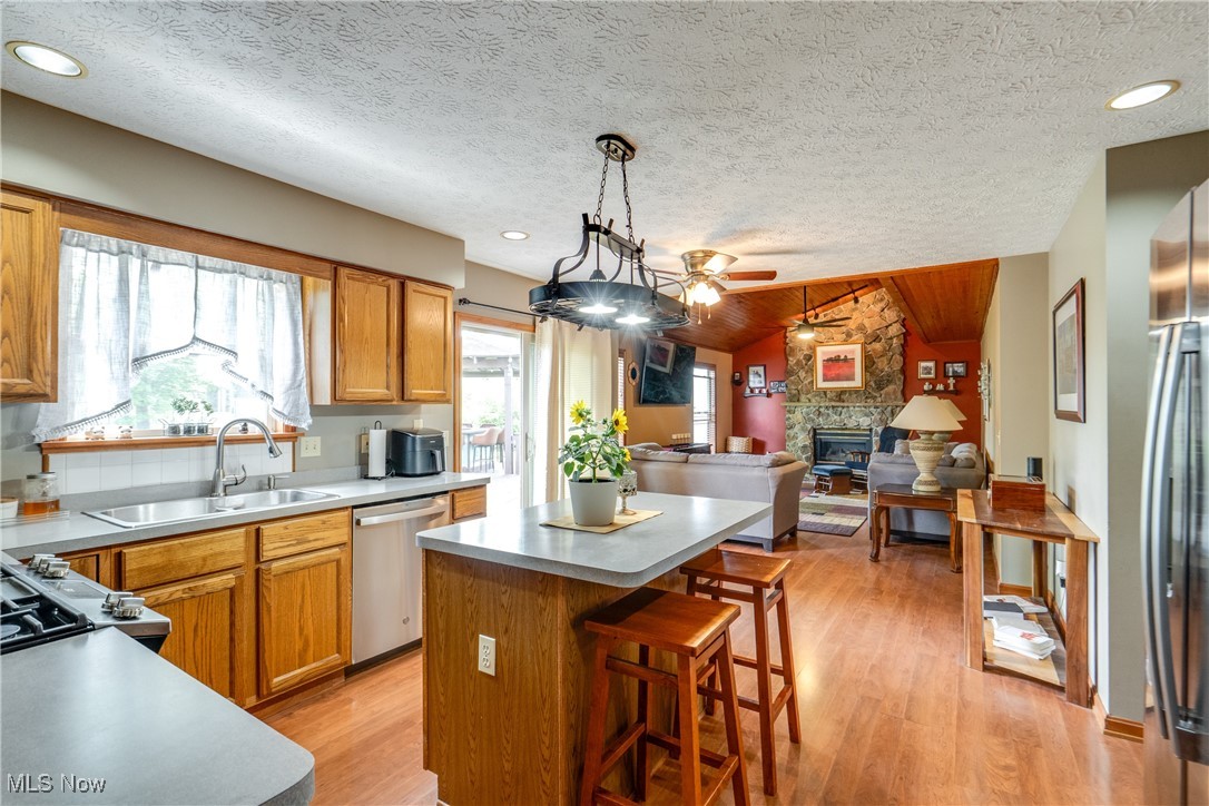 1012 Coopers Run, Amherst, Ohio image 11