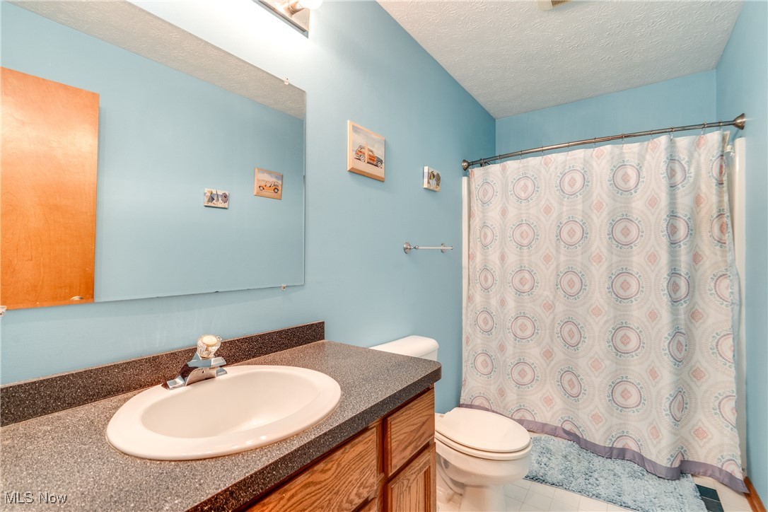 1012 Coopers Run, Amherst, Ohio image 36