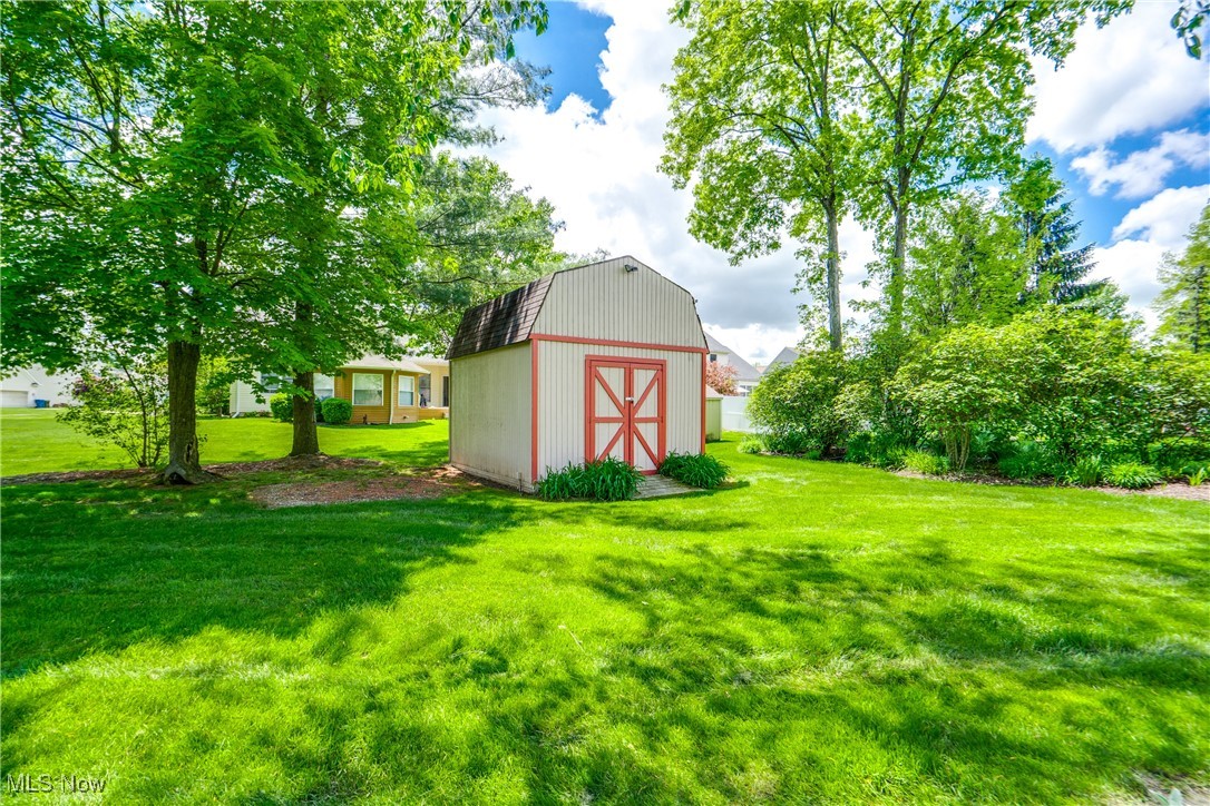 1012 Coopers Run, Amherst, Ohio image 46
