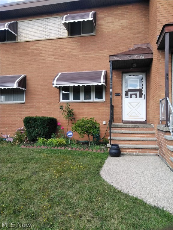 BOM--Why pay rent? Move right into this immaculate 2-bedroom; l and 1/2bath Condo. Remodeled eat-in kitchen, nice size bedrooms with ceiling fans, full basement with carpeted rec room, 1/2 bath and separate laundry room. All appliances stay, sec.system, carbon monoxide, smoke detectors, central air.
Rear brick patio. This property includes l car garage and l parking space for guests. Owner wants sold now!