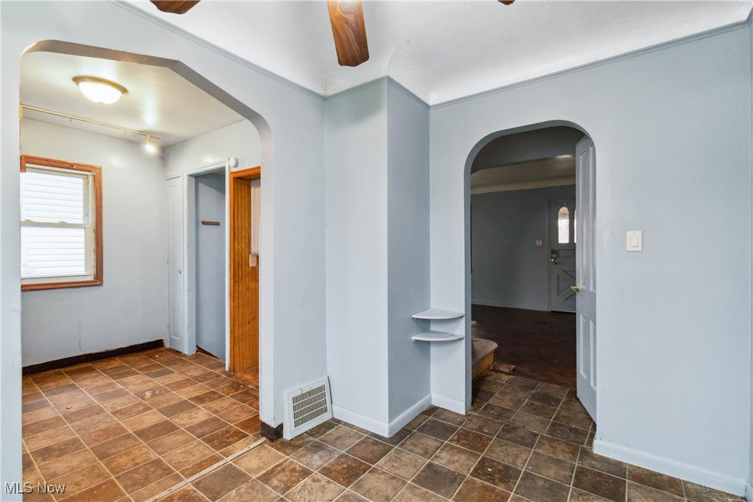21417 Gardenview Drive, Maple Heights, Ohio image 10