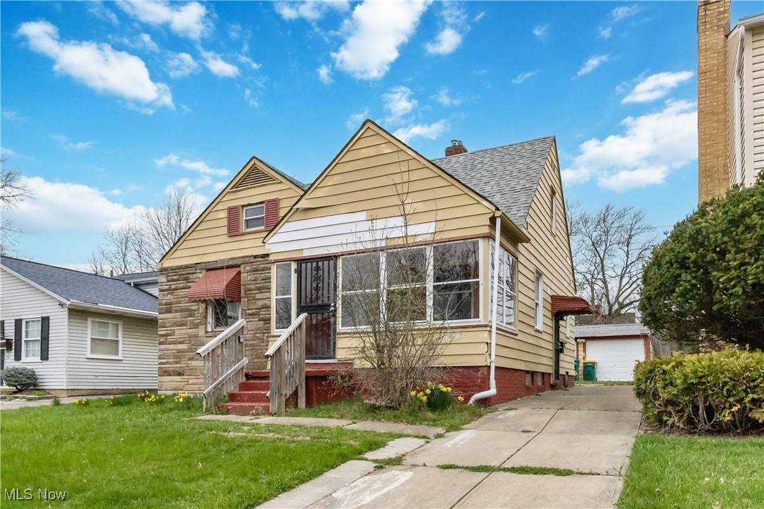 21417 Gardenview Drive, Maple Heights, Ohio image 2