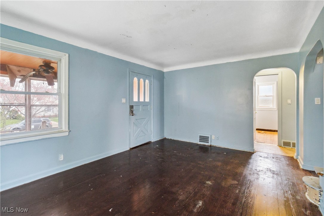 21417 Gardenview Drive, Maple Heights, Ohio image 6