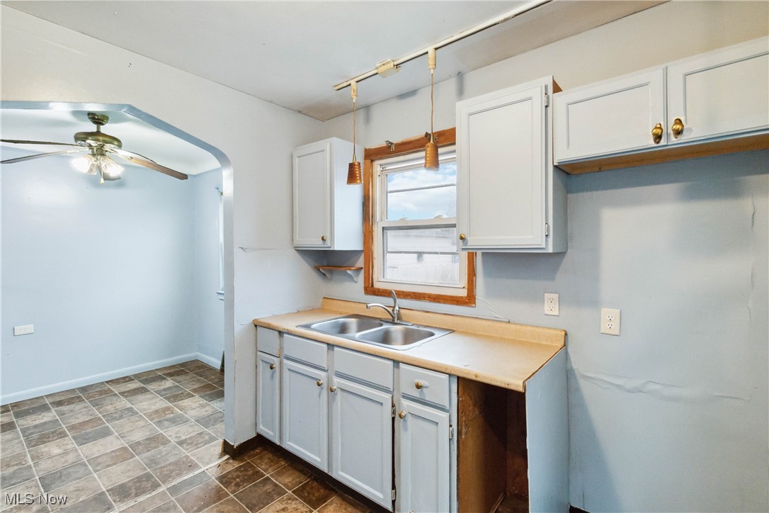 21417 Gardenview Drive, Maple Heights, Ohio image 12