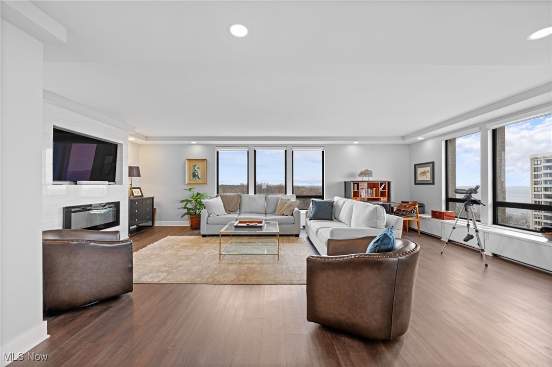 Bratenahl Place Condo - Residential