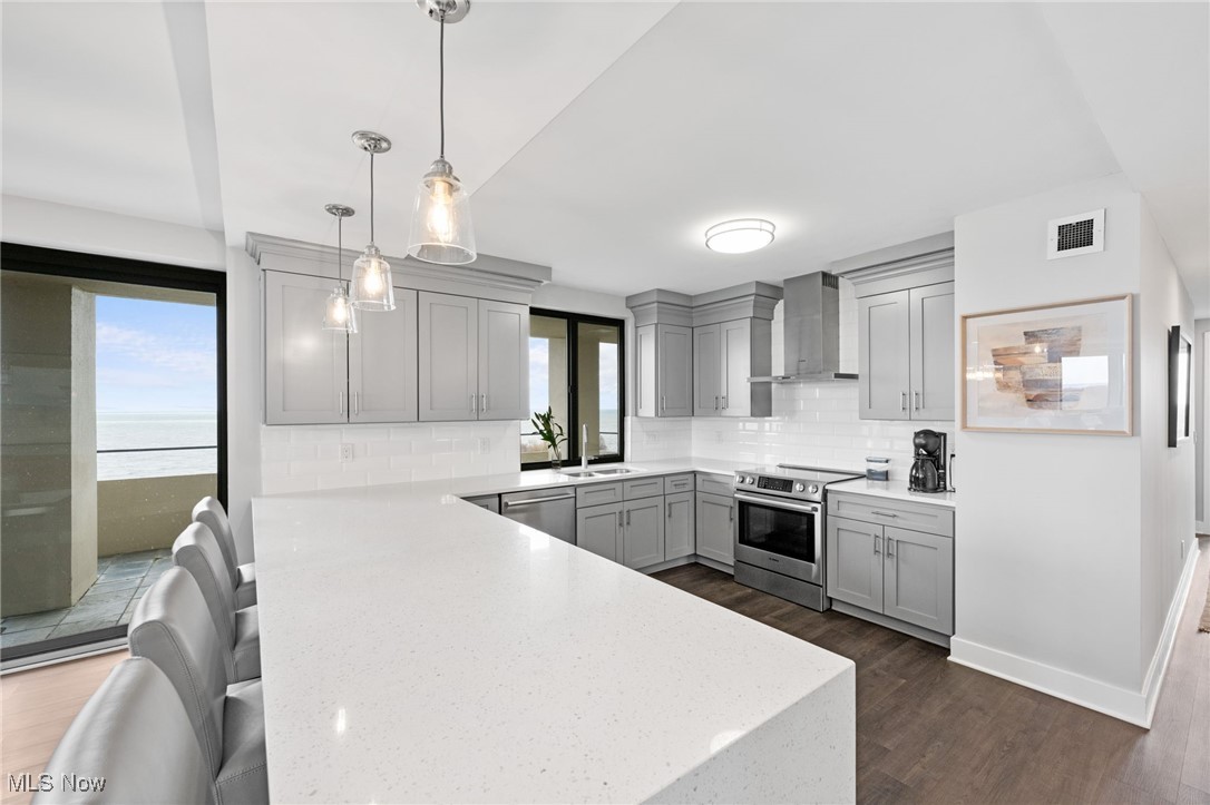 Bratenahl Place Condo - Residential