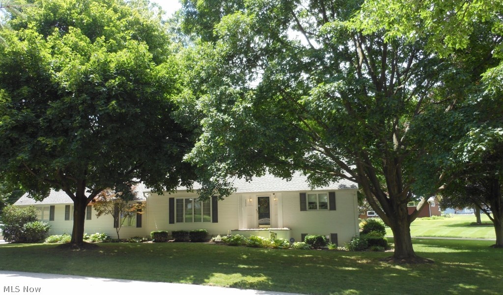 Applecrest - Residential