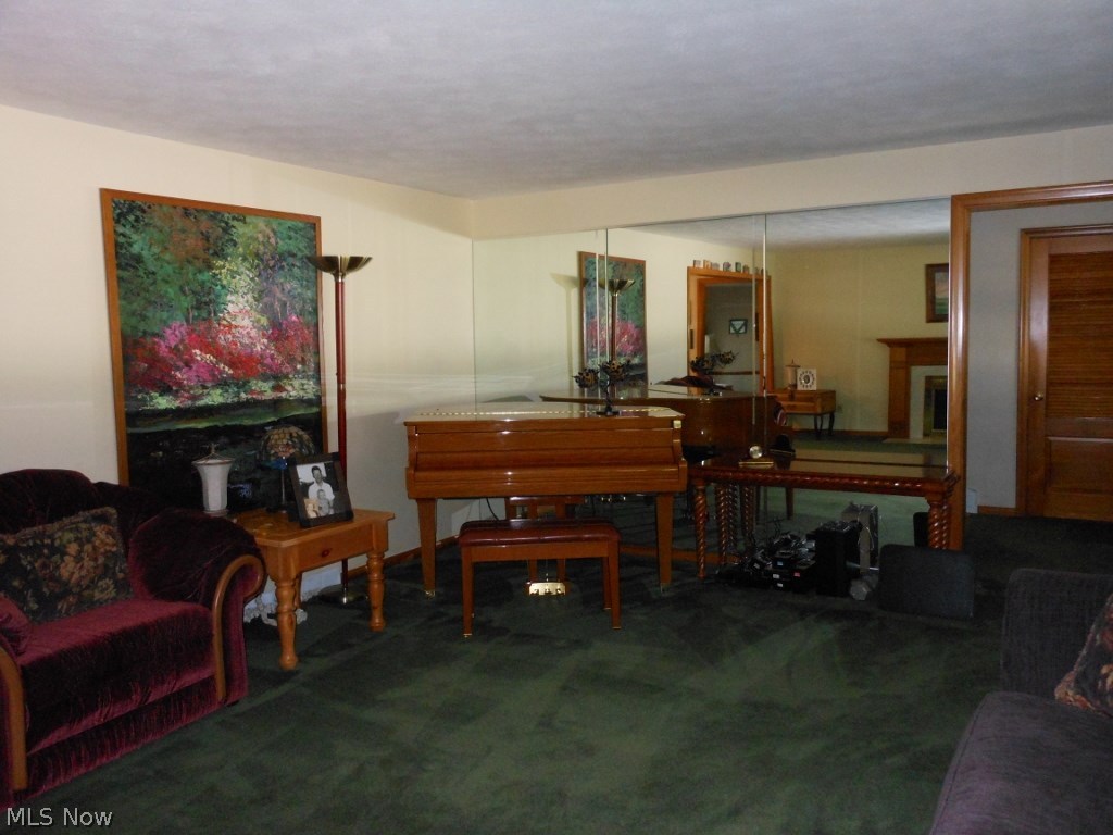 Applecrest - Residential