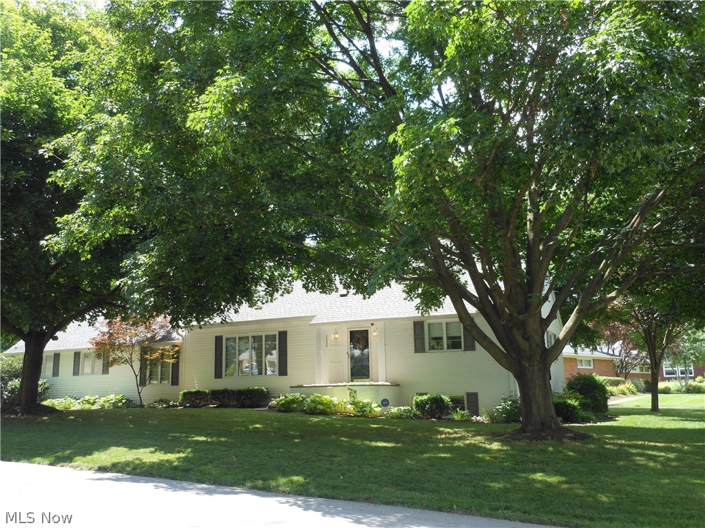 Applecrest - Residential