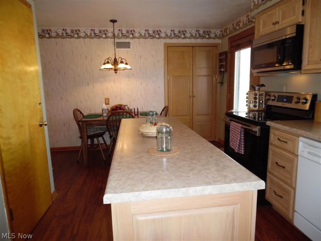 WALTON ACRES - Residential