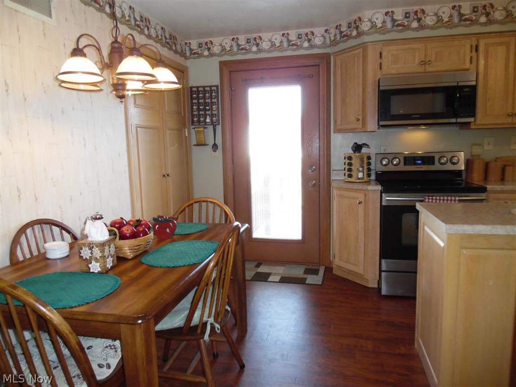 WALTON ACRES - Residential