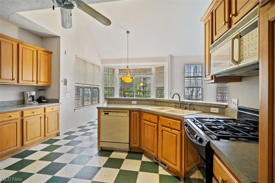 Laurel Spgs At Bainbrook - Residential