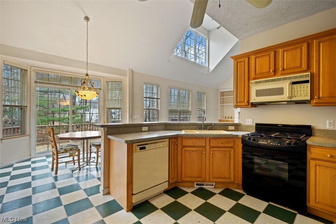 Laurel Spgs At Bainbrook - Residential