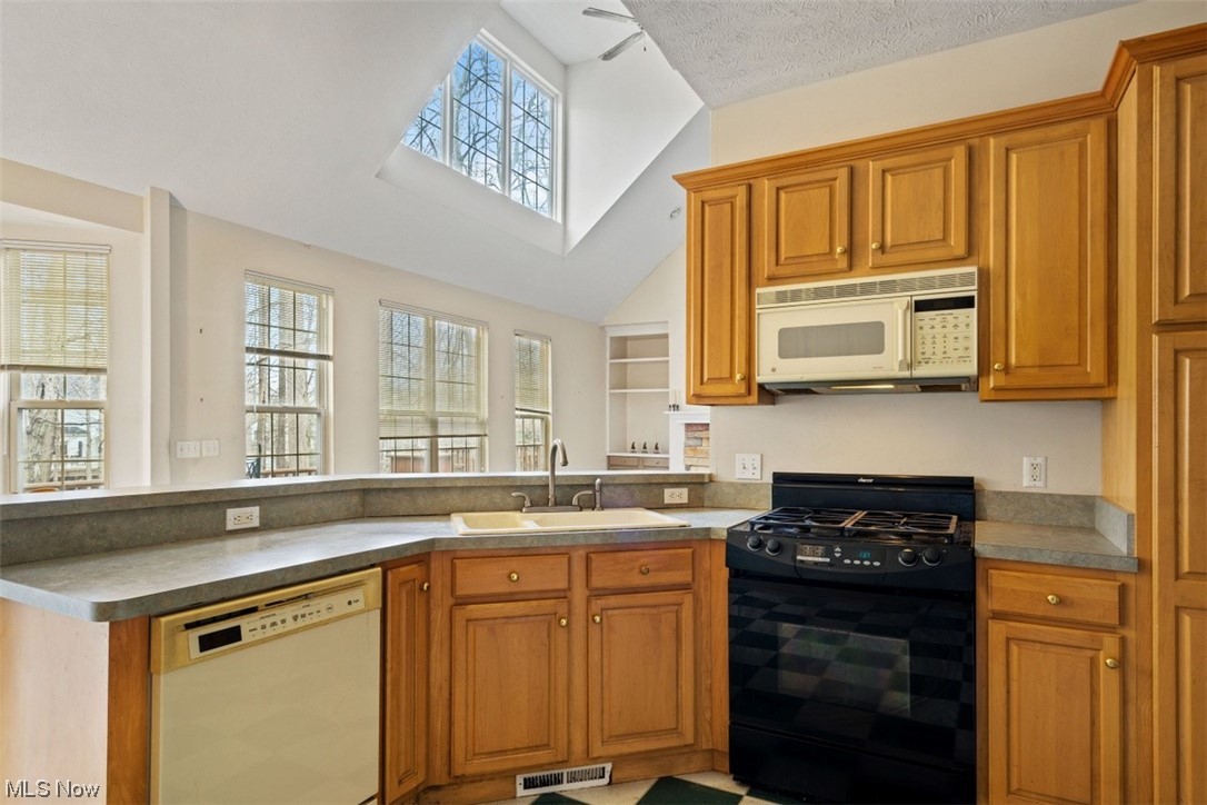 Laurel Spgs At Bainbrook - Residential