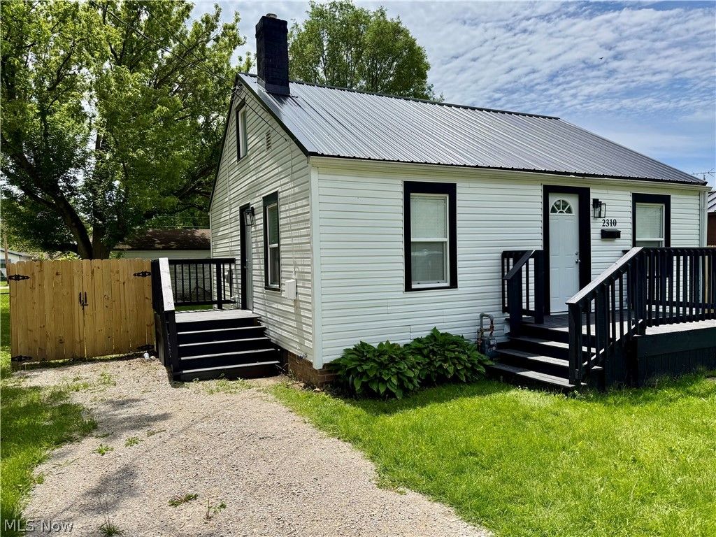 Photo of 2310 Harmon Street NE, Canton, OH 44705 (MLS # 5210835)