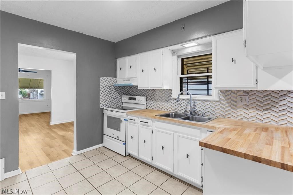 Photo of 52 Rhoda Avenue, Youngstown, OH 44509 (MLS # 5194080)