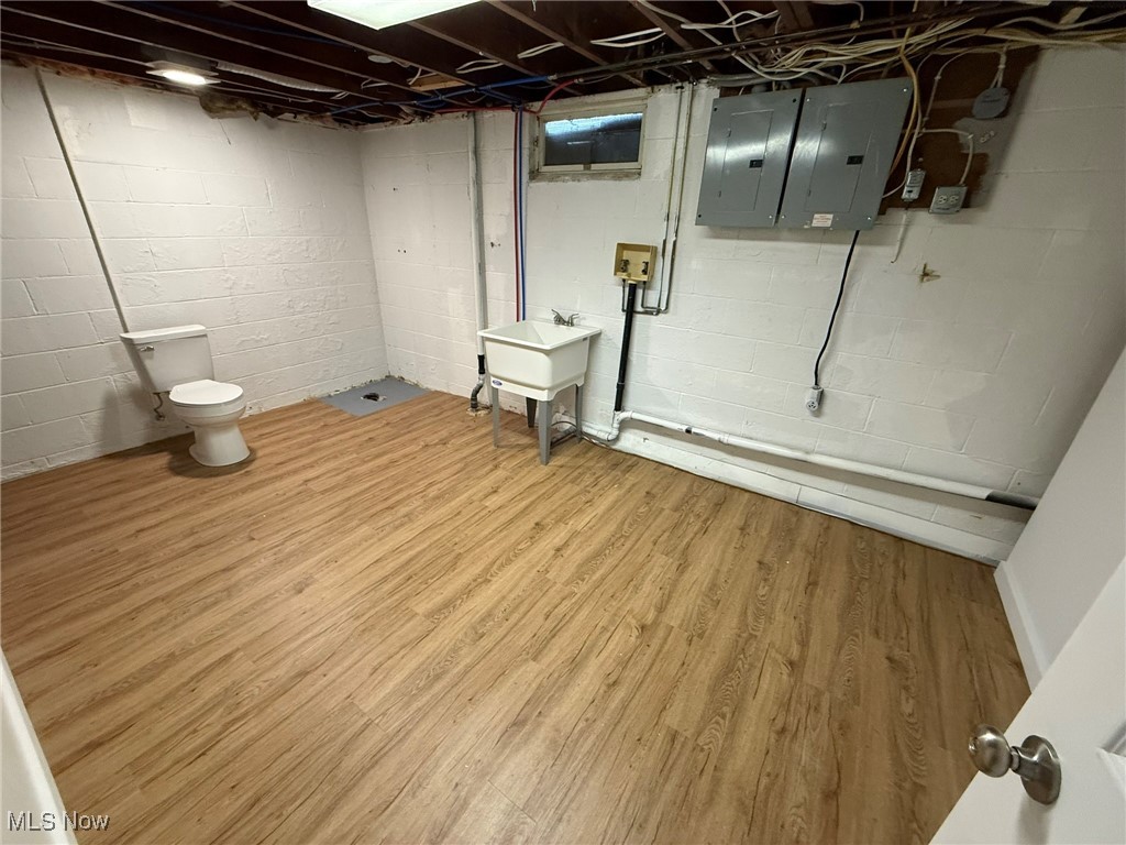 Reeves Realty Company's Sevent - Residential